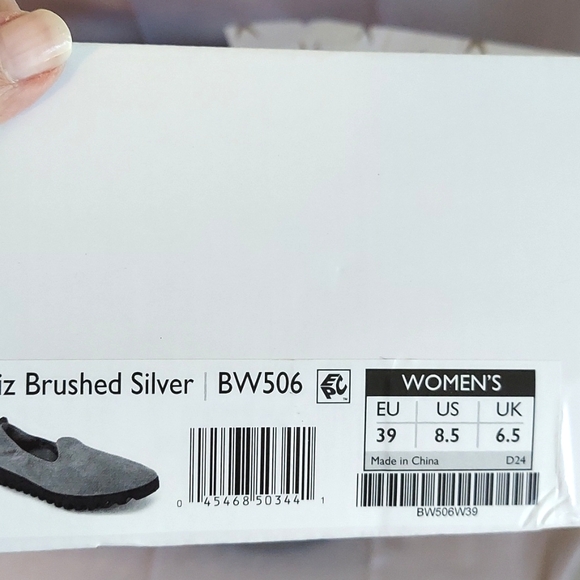 Aetrex Shoes, Size 8.5, Genuine Leather, Loafer Slip-on Silver, Arch Support NEW - Picture 11 of 11